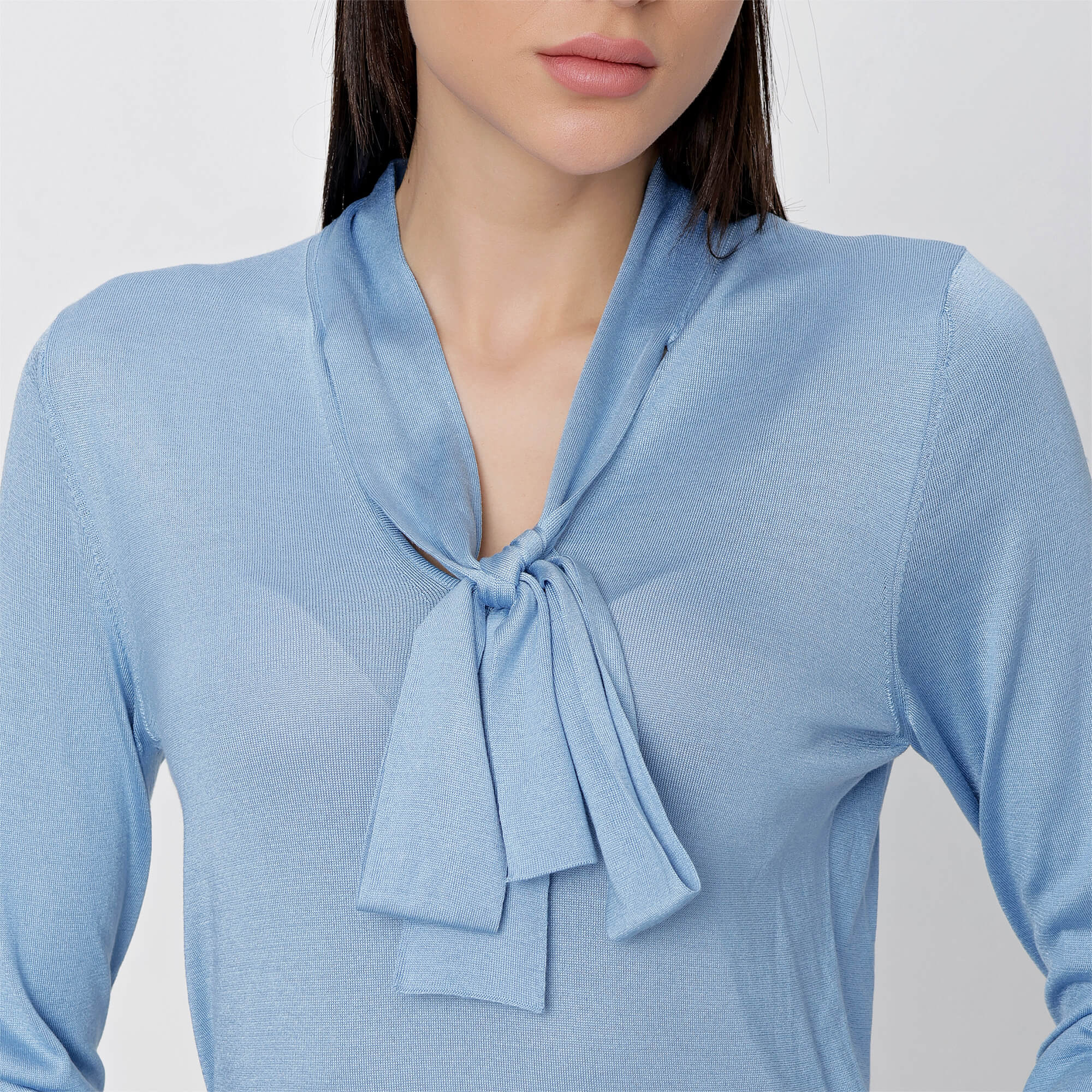 Dolce&Gabbana - Blue Silk V Neck Bow Tie Knitwear